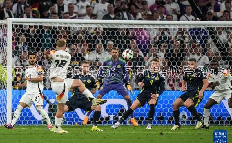 凤凰飞舞在运动赛场：凤凰传奇的音乐盛宴